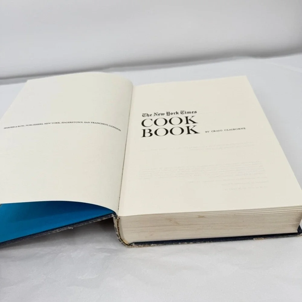 Harper & Row The New York Times Cook Craig Claiborne VTG Recipes Pretty Spine